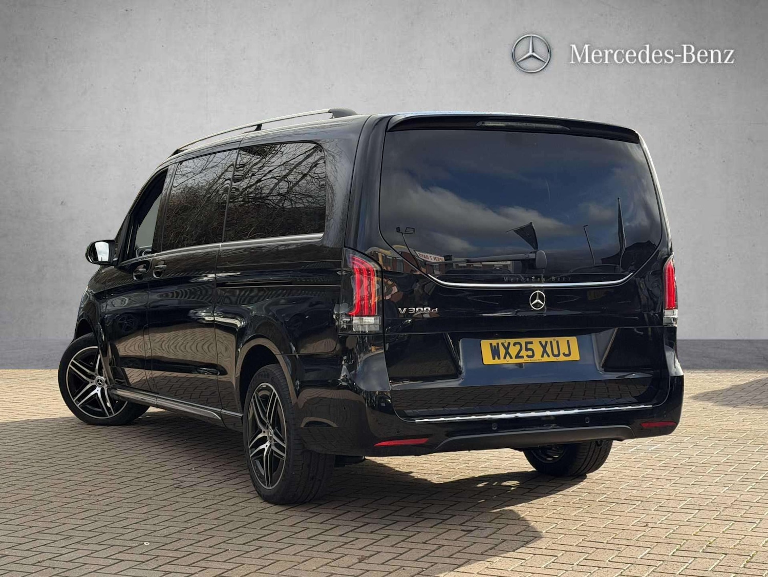 Used Mercedes-Benz V-Class 2025 for sale - 77589252: Photo 2