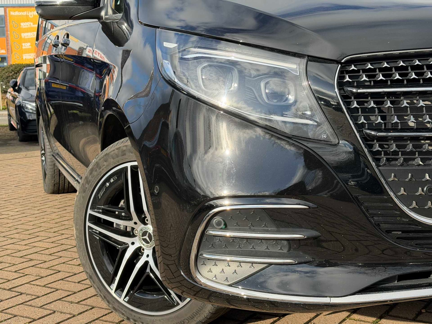 Used Mercedes-Benz V-Class 2025 for sale - 77589252: Photo 3