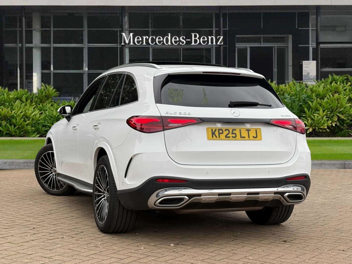 Used Mercedes-Benz GLC 2025 for sale - 76205163: Photo 2