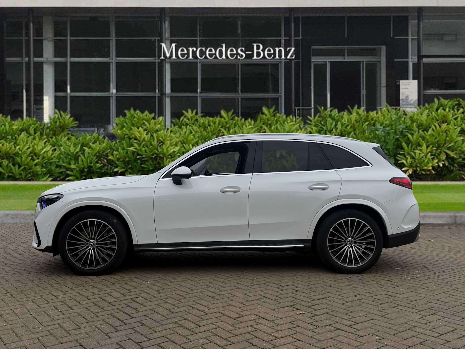 Used Mercedes-Benz GLC 2025 for sale - 76205163: Photo 8