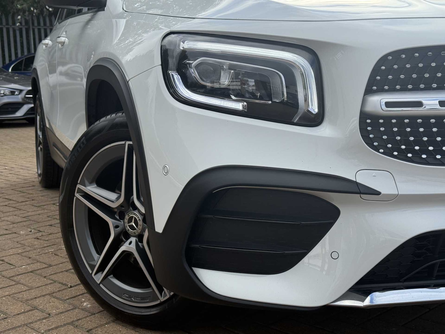 Used Mercedes-Benz GLB 2022 for sale - 76191989: Photo 3