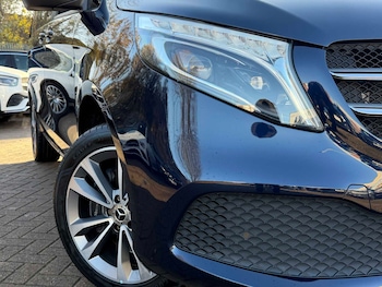 Used Mercedes-Benz V-Class 2022 for sale - 76774335: Photo