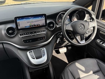 Used Mercedes-Benz V-Class 2023 for sale - 75260070: Photo