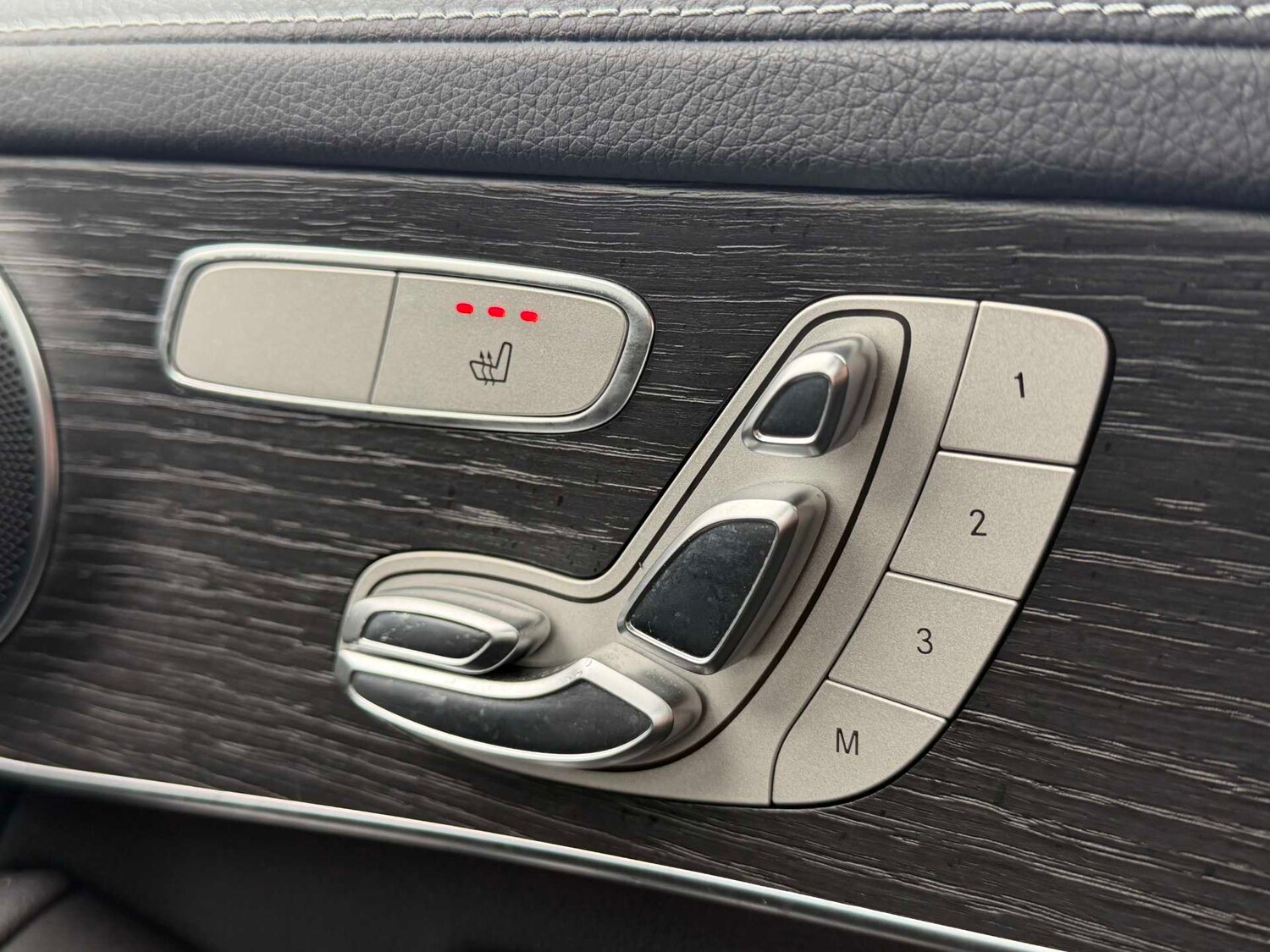 Used Mercedes-Benz GLC 2021 for sale - 77472577: Photo 32