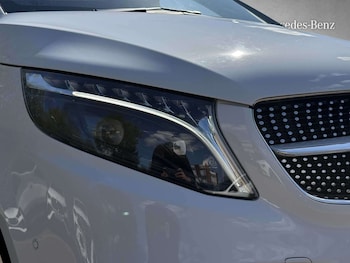 Used Mercedes-Benz V-Class 2023 for sale - 77995784: Photo