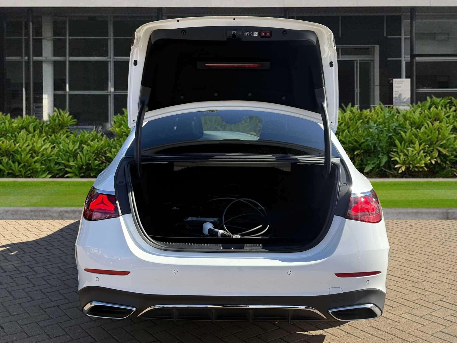 Used Mercedes-Benz E Class 2024 for sale - 75931055: Photo 11