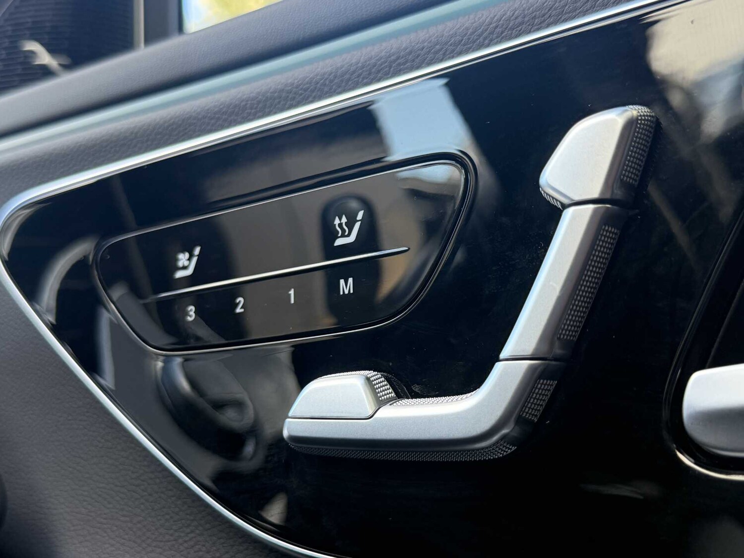 Used Mercedes-Benz E Class 2024 for sale - 75931055: Photo 31