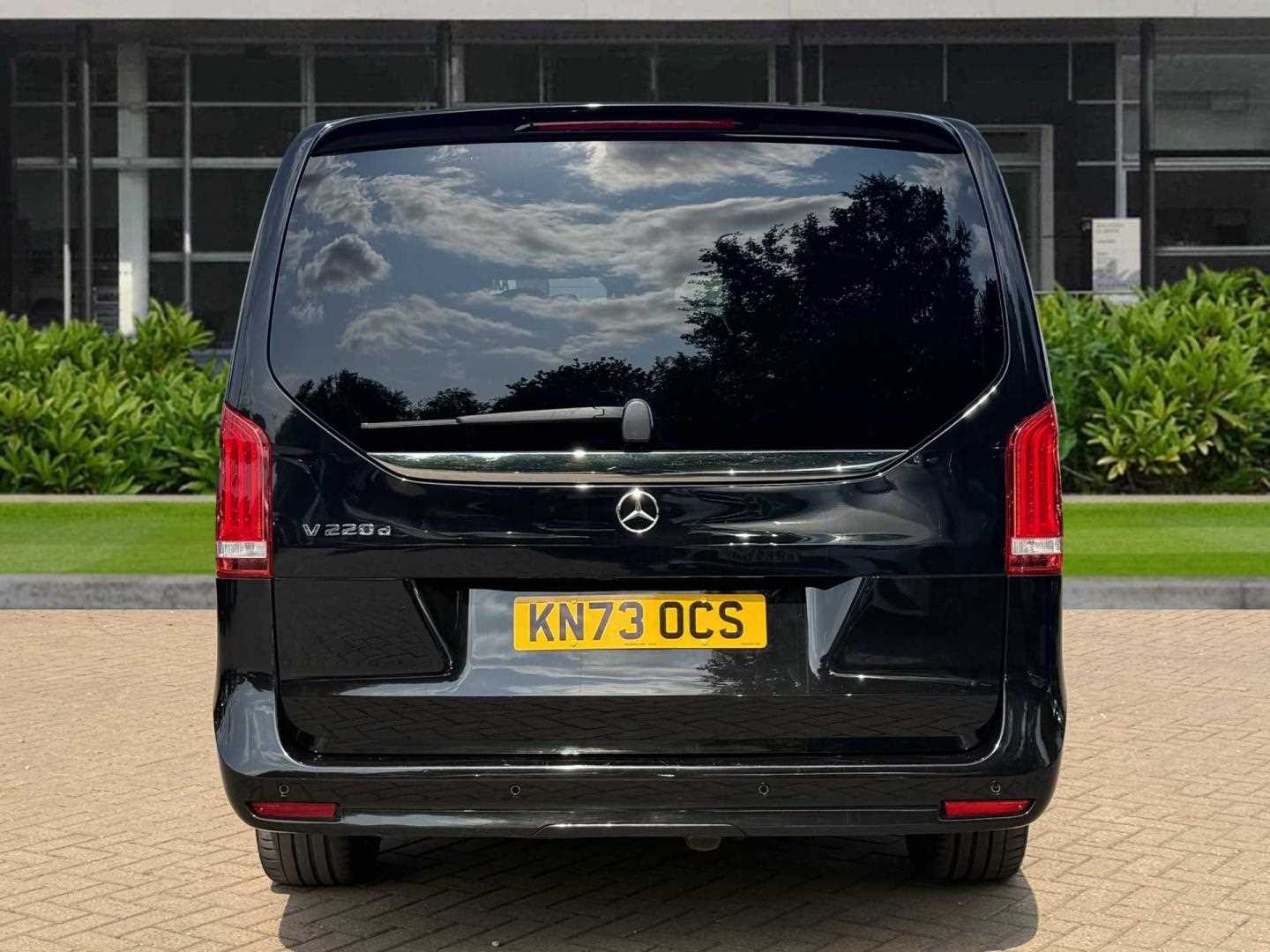 Used Mercedes-Benz V-Class 2023 for sale - 76230333: Photo 10