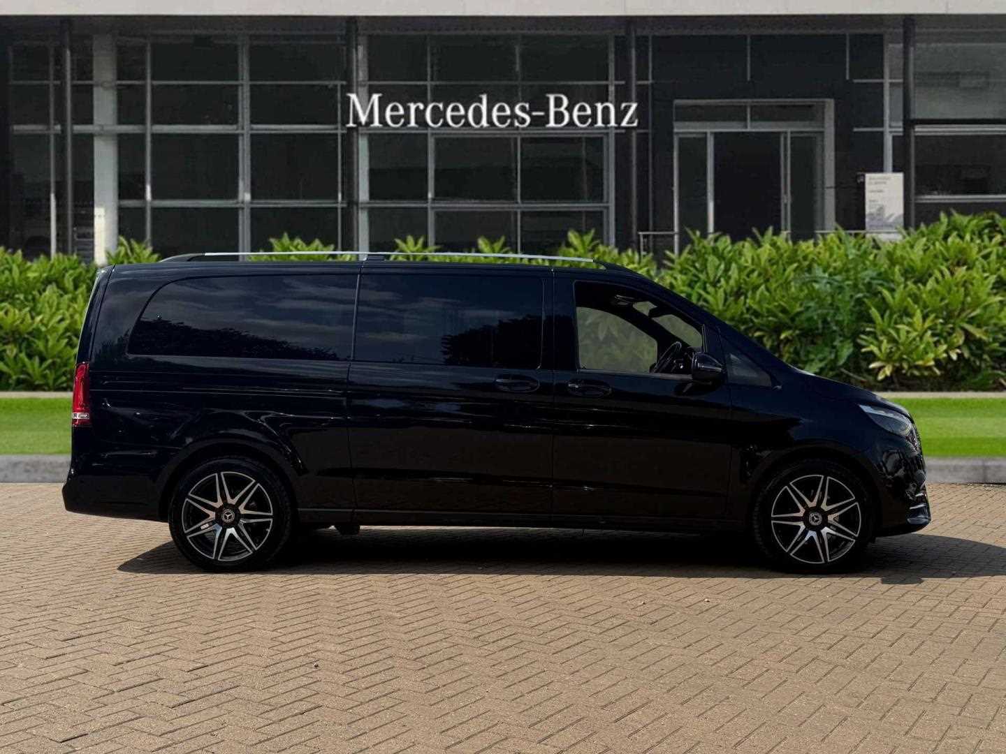 Used Mercedes-Benz V-Class 2023 for sale - 76230333: Photo 14