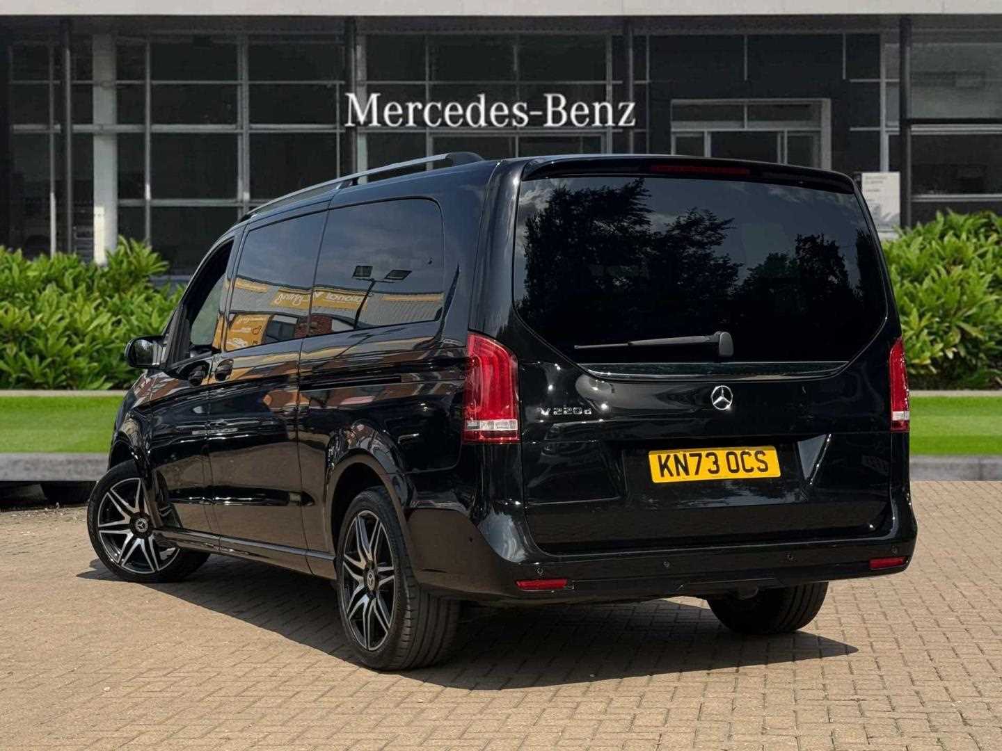 Used Mercedes-Benz V-Class 2023 for sale - 76230333: Photo 2