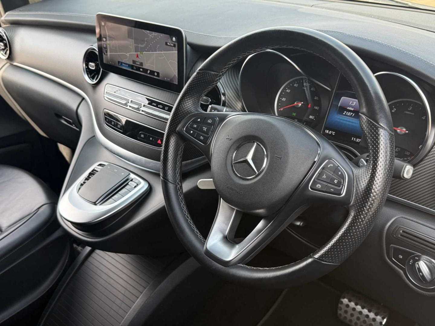 Used Mercedes-Benz V-Class 2023 for sale - 76230333: Photo 21