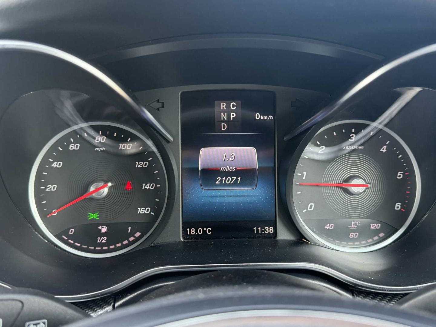 Used Mercedes-Benz V-Class 2023 for sale - 76230333: Photo 23