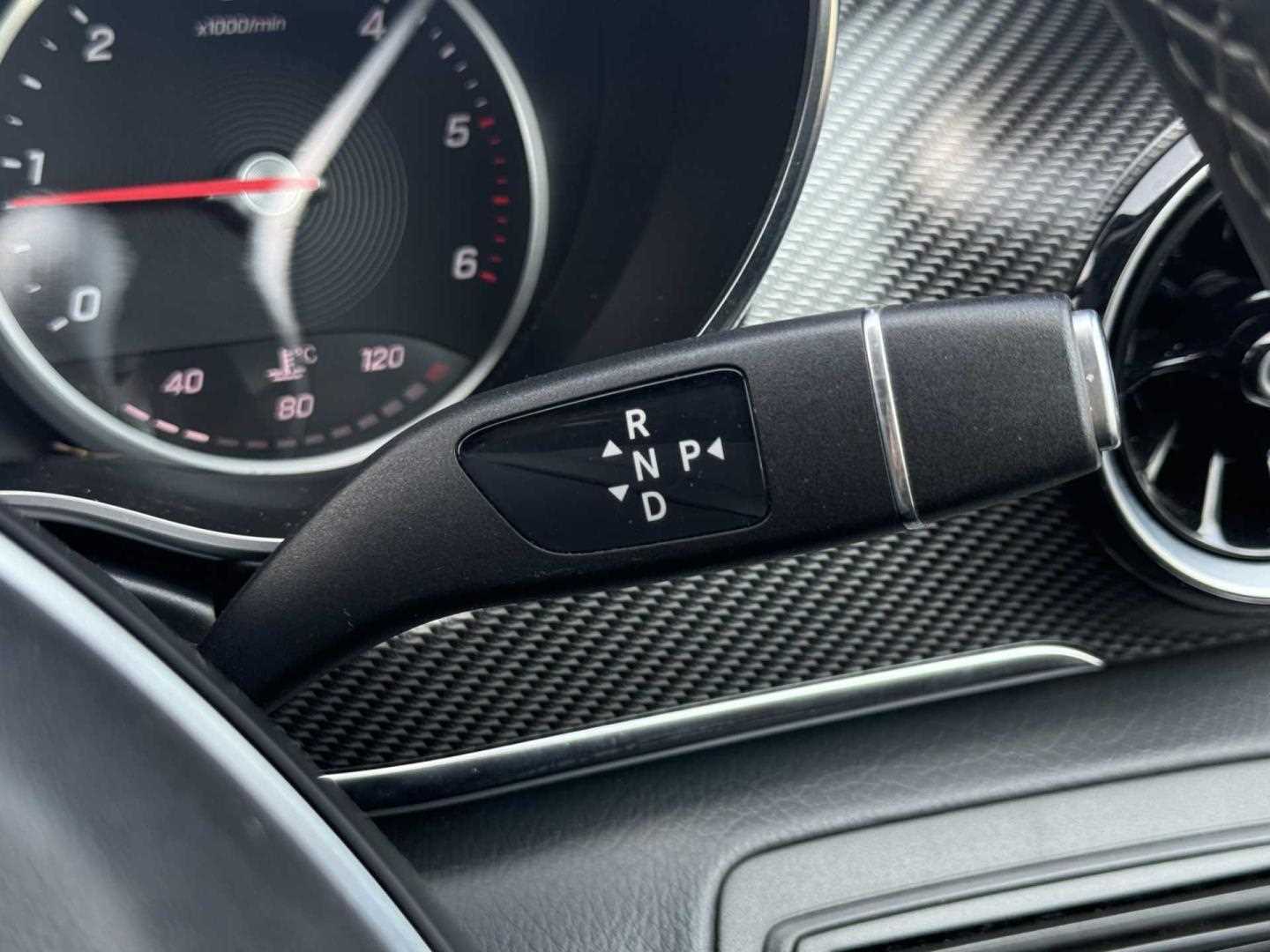 Used Mercedes-Benz V-Class 2023 for sale - 76230333: Photo 32