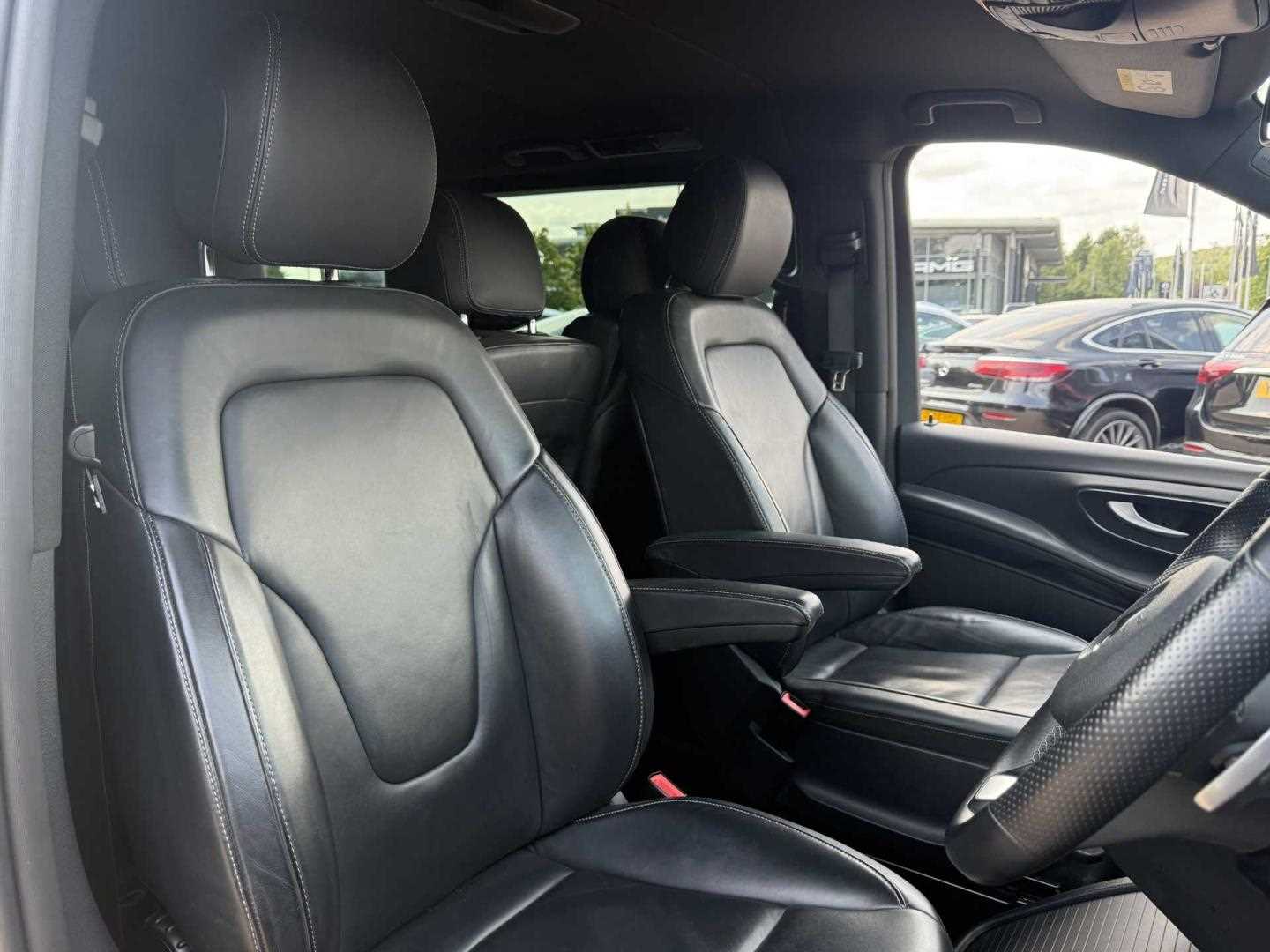 Used Mercedes-Benz V-Class 2023 for sale - 76230333: Photo 33