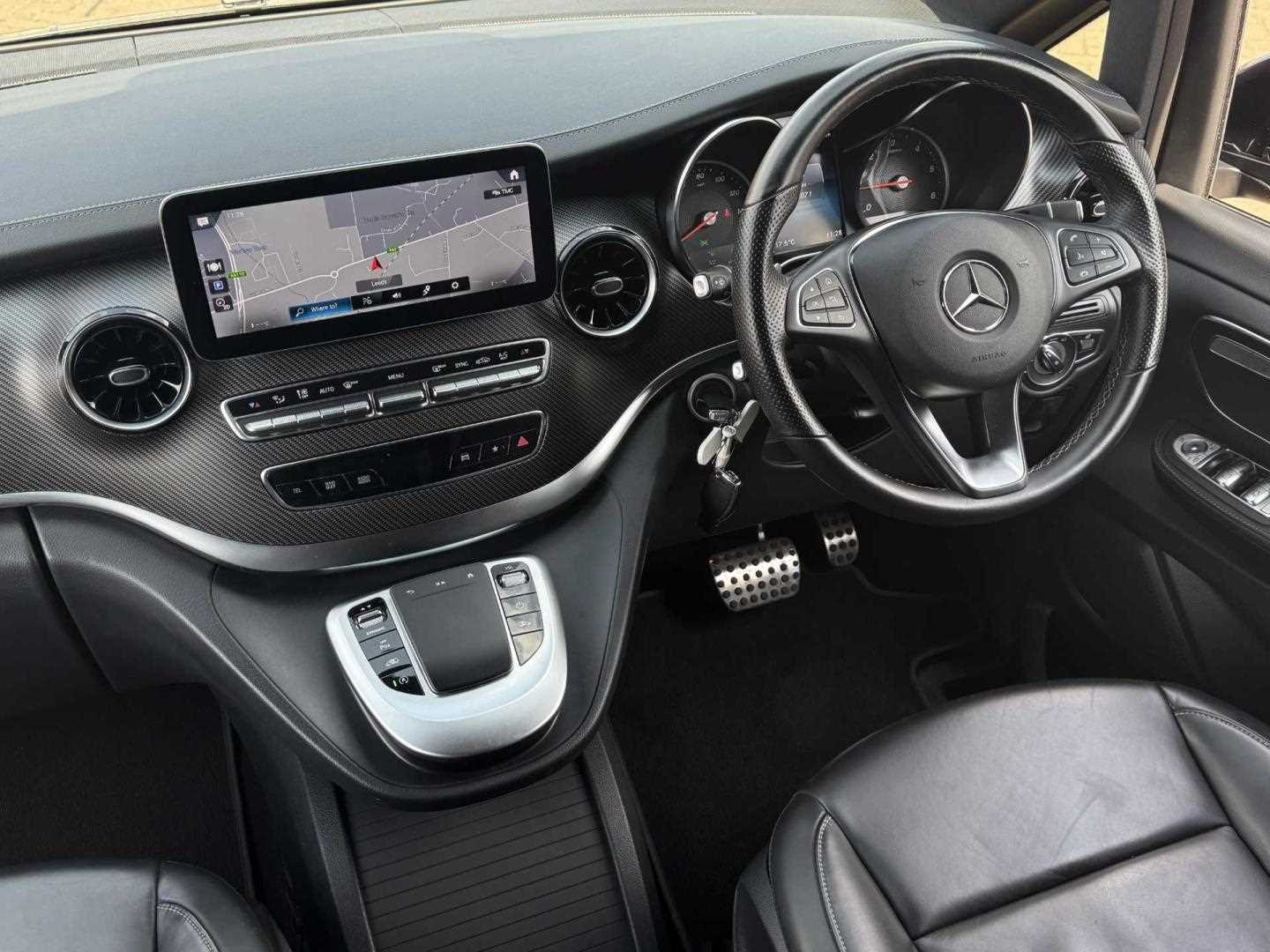 Used Mercedes-Benz V-Class 2023 for sale - 76230333: Photo 4