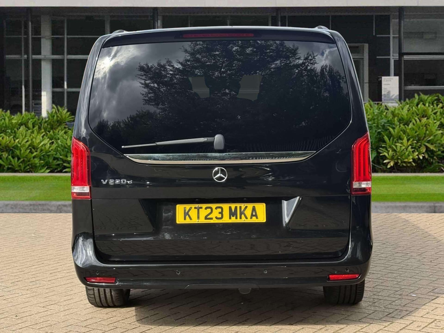 Used Mercedes-Benz V-Class 2023 for sale - 75968141: Photo 10