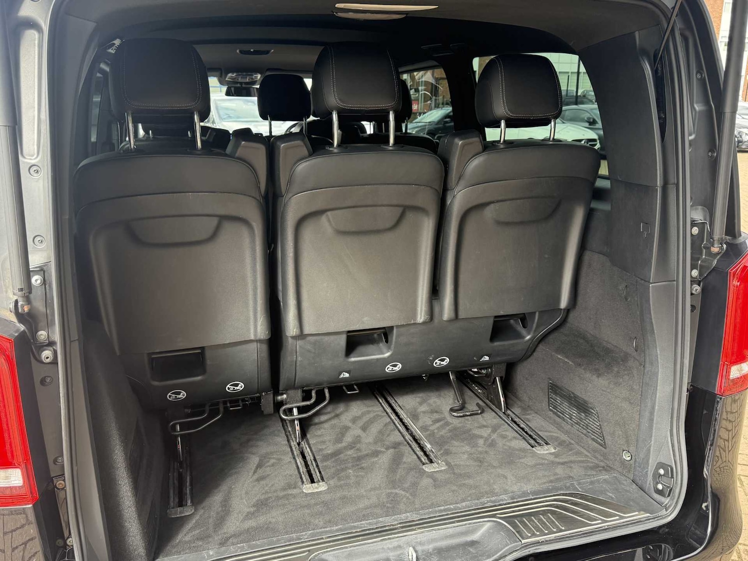 Used Mercedes-Benz V-Class 2023 for sale - 75968141: Photo 11