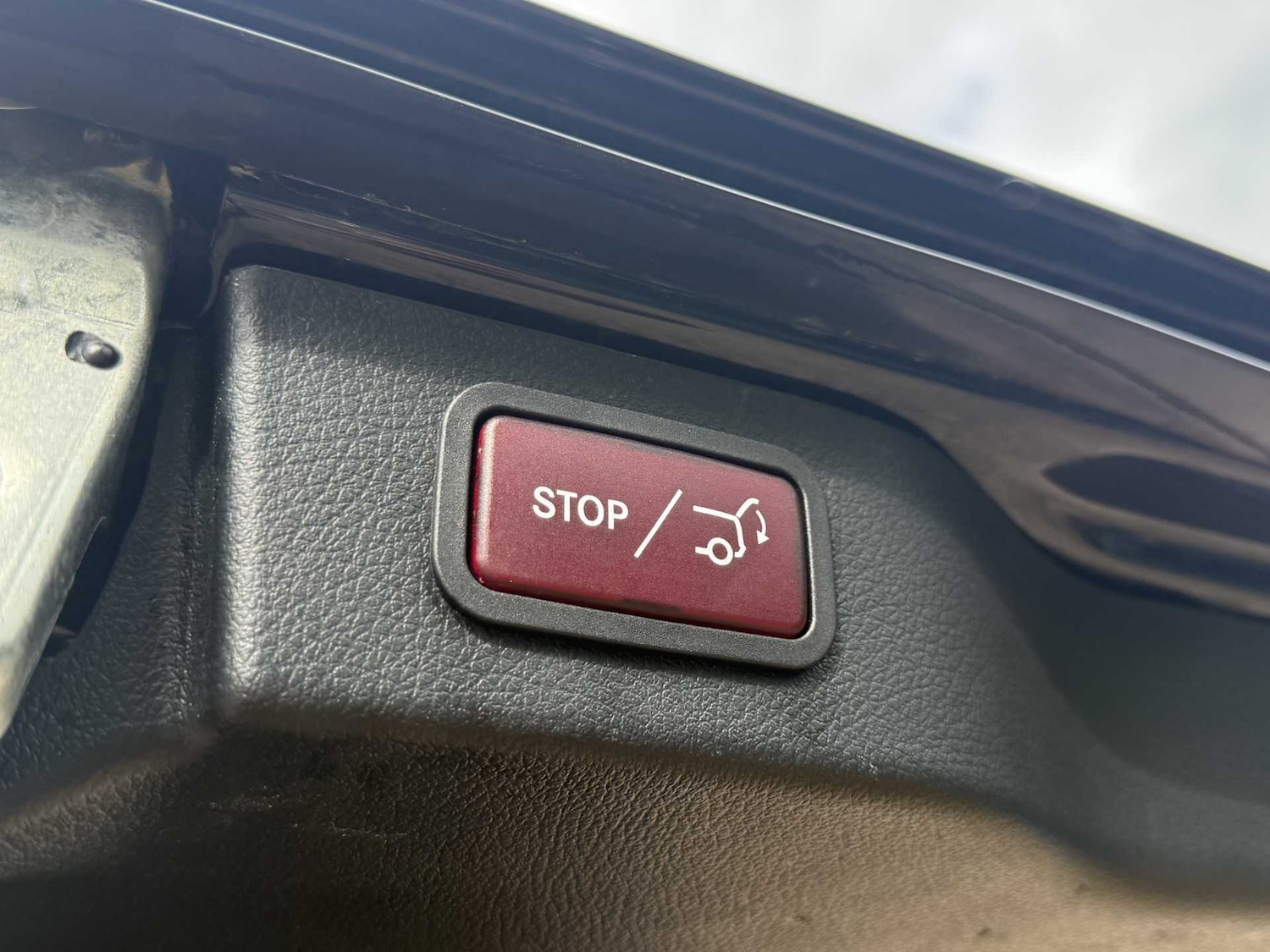 Used Mercedes-Benz V-Class 2023 for sale - 75968141: Photo 12