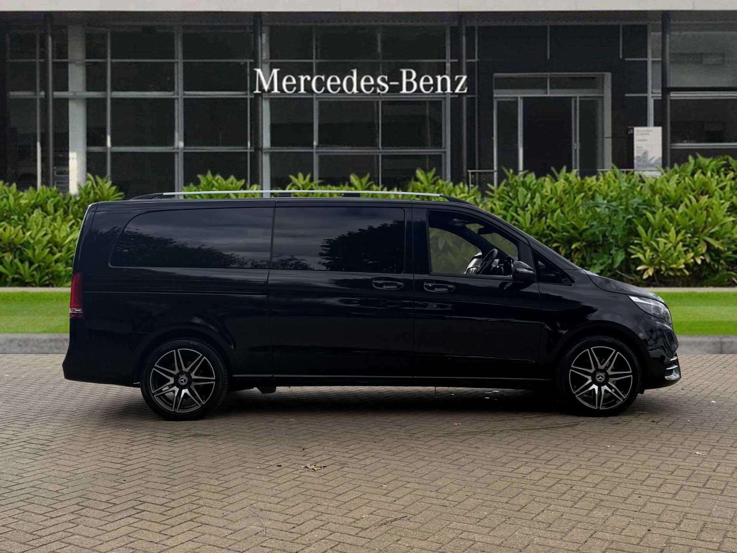 Used Mercedes-Benz V-Class 2023 for sale - 75968141: Photo 14