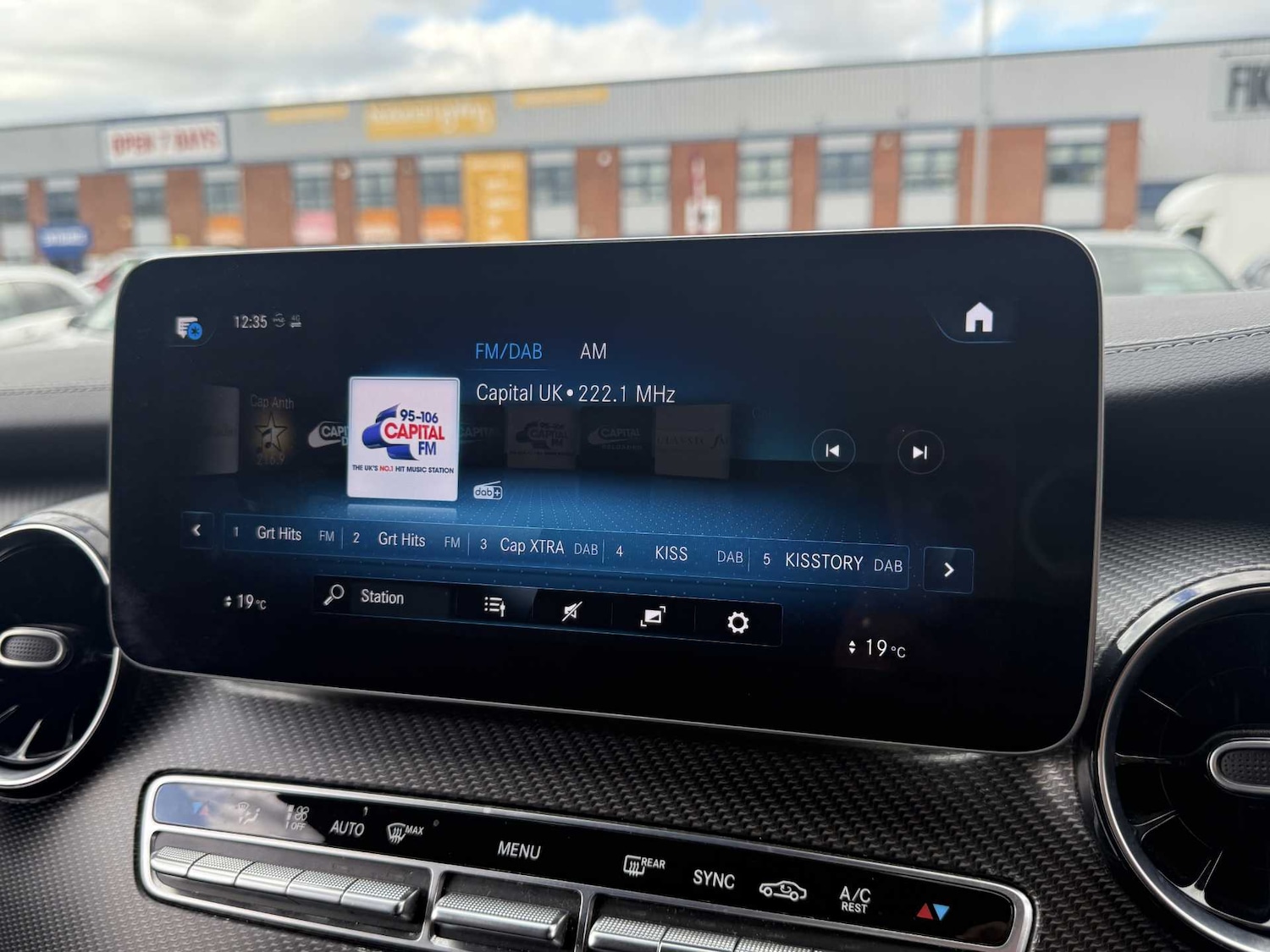 Used Mercedes-Benz V-Class 2023 for sale - 75968141: Photo 25