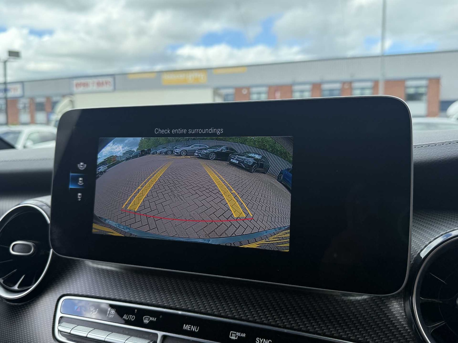 Used Mercedes-Benz V-Class 2023 for sale - 75968141: Photo 28