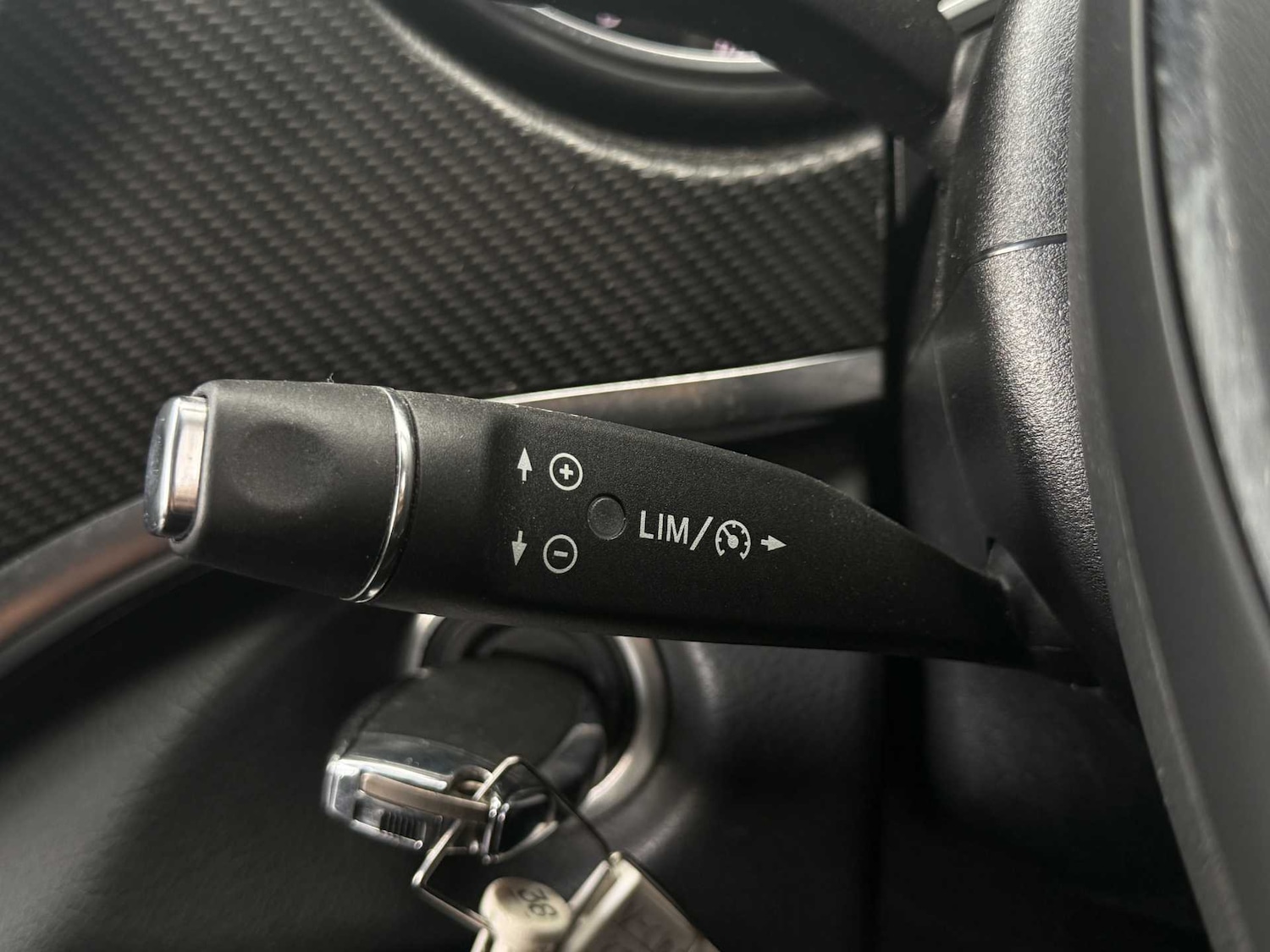 Used Mercedes-Benz V-Class 2023 for sale - 75968141: Photo 32