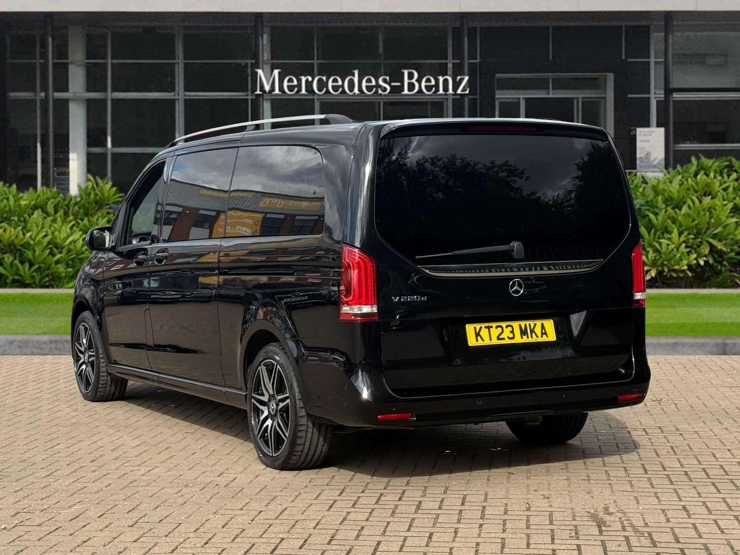 Used Mercedes-Benz V-Class 2023 for sale - 75968141: Photo 9