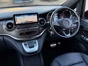 Used Mercedes-Benz V-Class 2023 for sale - 76916039: Photo