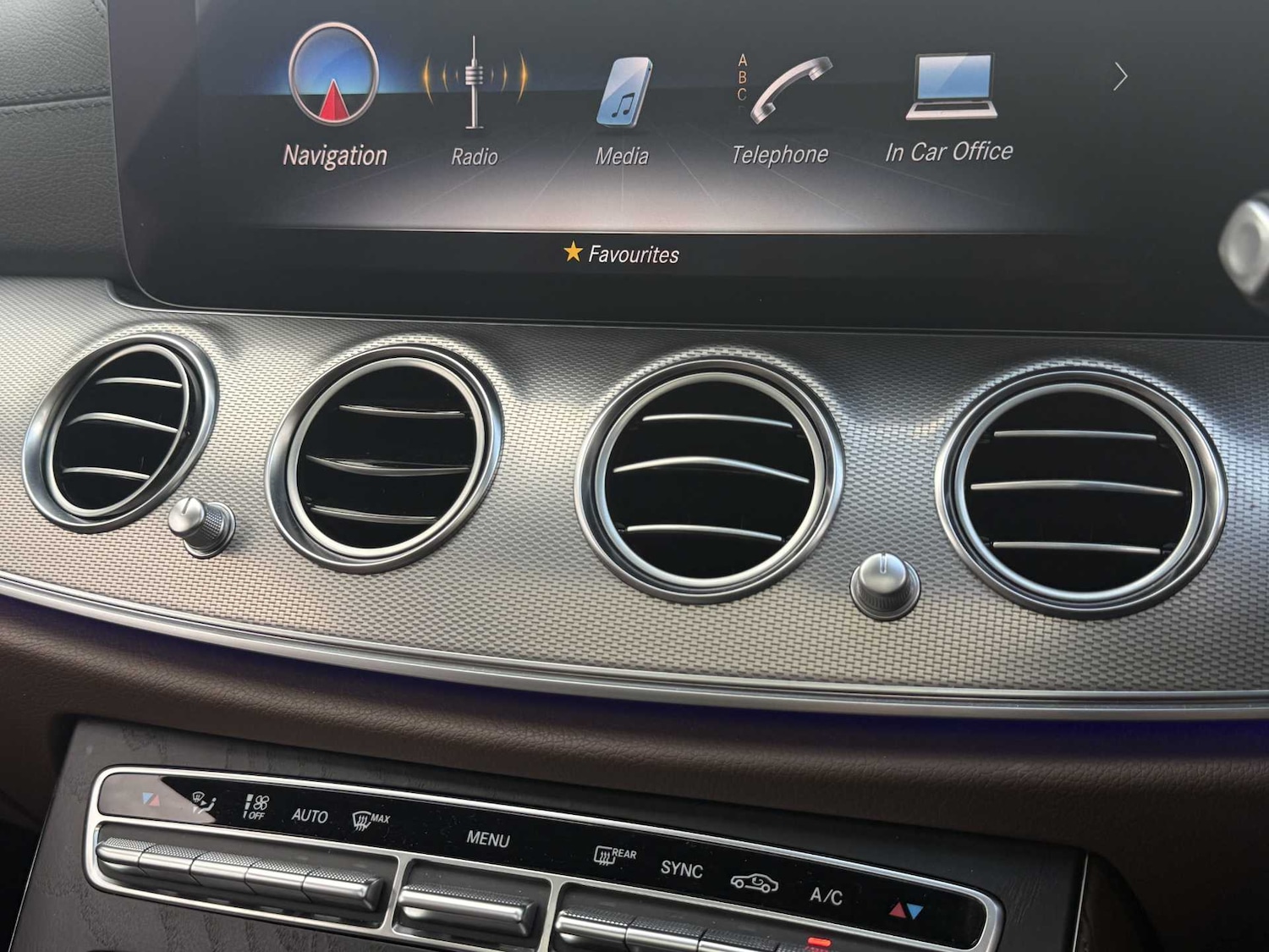 Used Mercedes-Benz E-Class 2018 for sale - 76075537: Photo 27