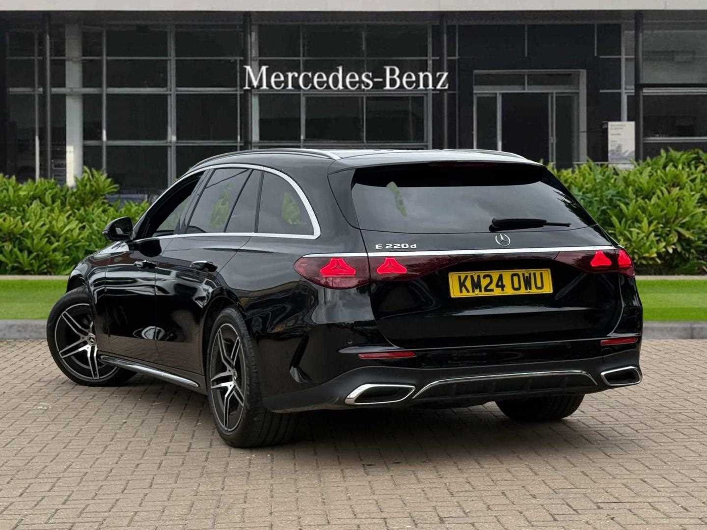 Used Mercedes-Benz E Class 2024 for sale - 76435732: Photo 2