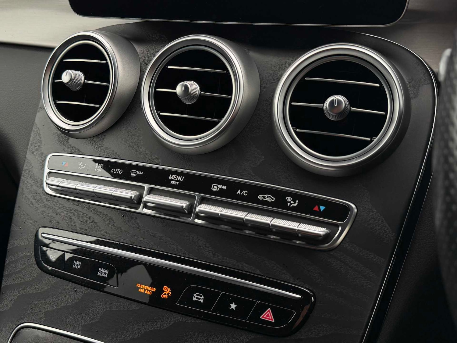 Used Mercedes-Benz GLC 2023 for sale - 76575892: Photo 30