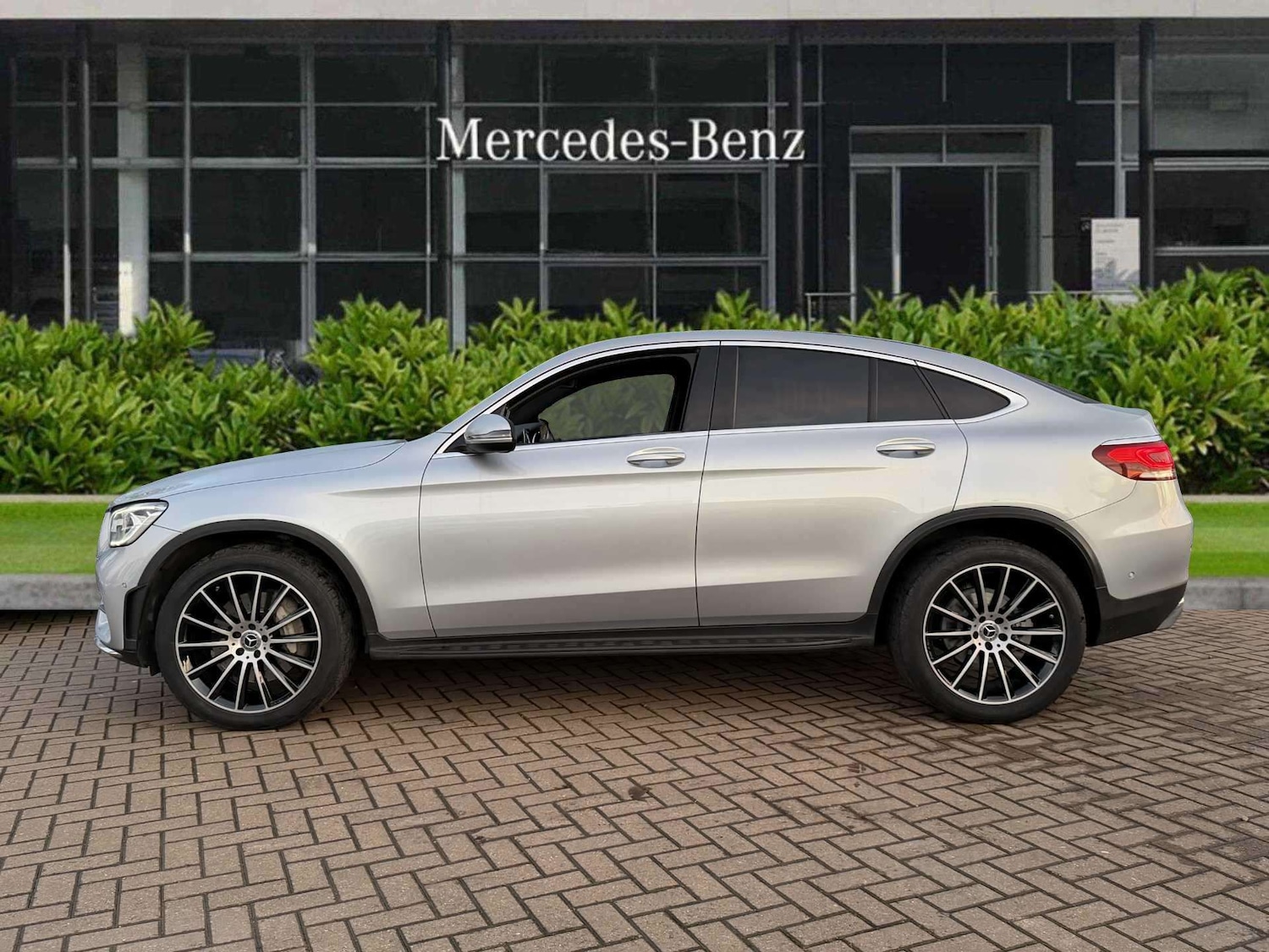 Used Mercedes-Benz GLC 2023 for sale - 76575892: Photo 8