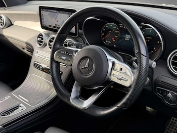 Used Mercedes-Benz GLC 2022 for sale - 77500329: Photo