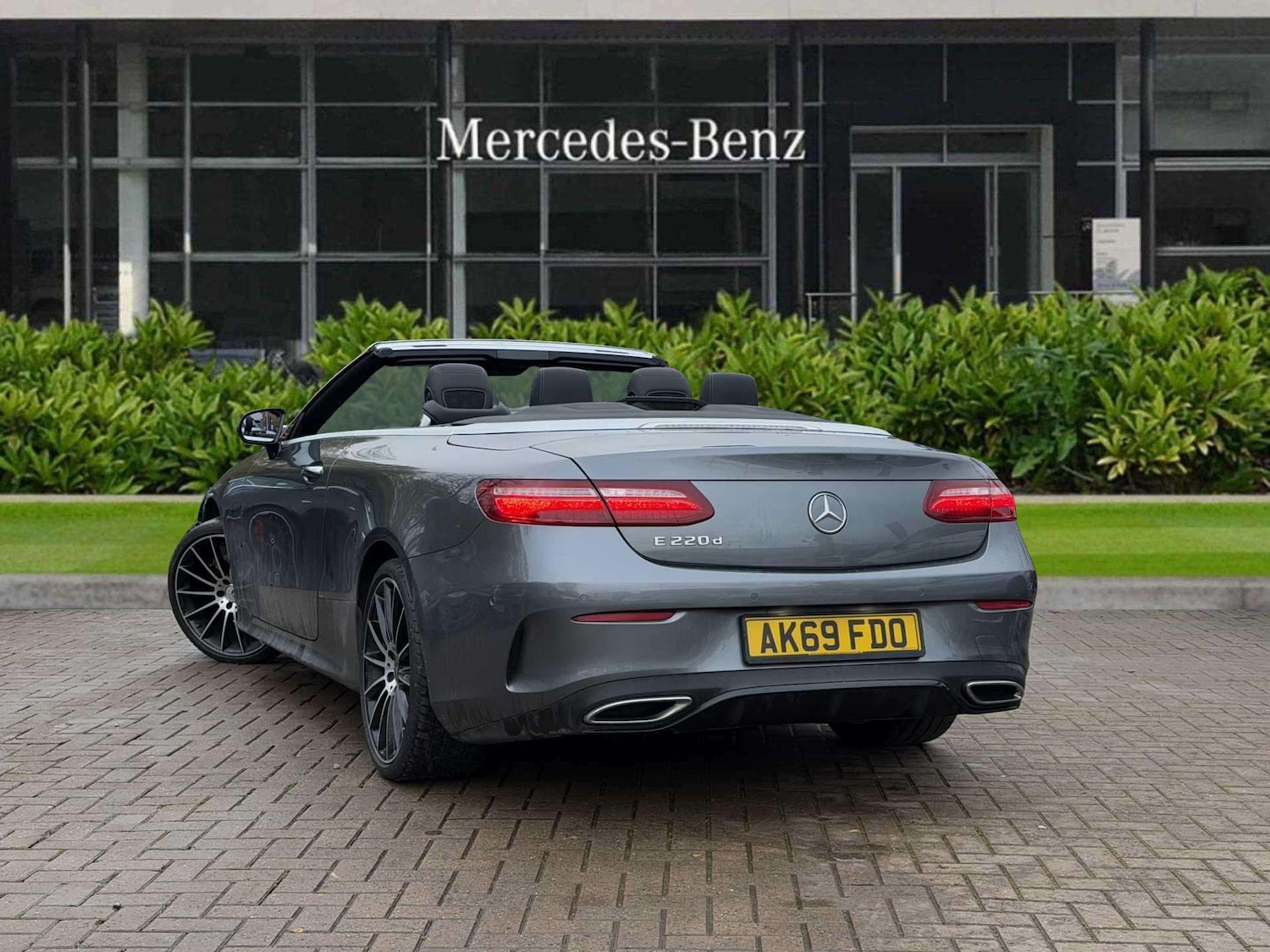 Used Mercedes-Benz E Class 2020 for sale - 76842921: Photo 2