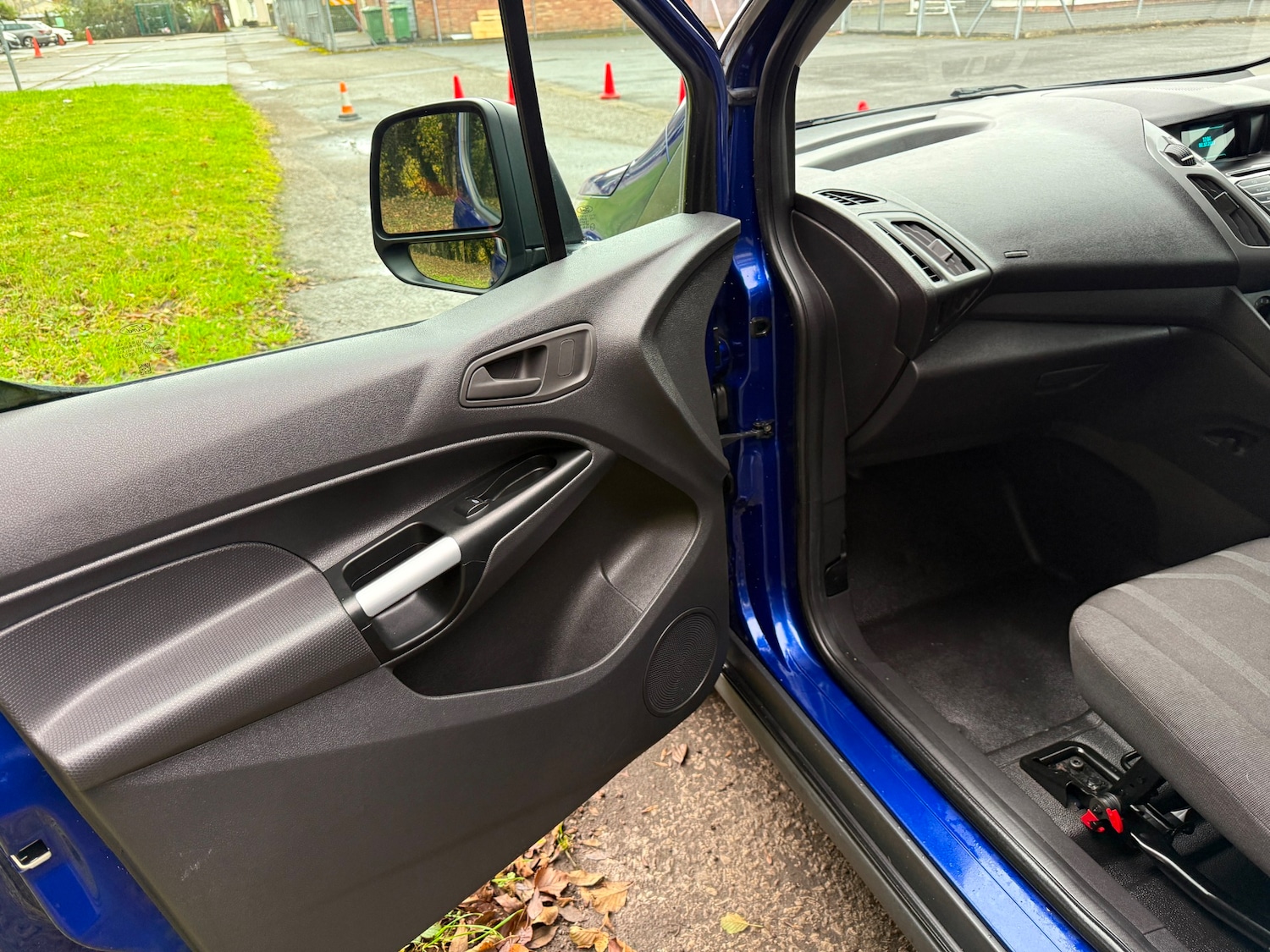 Used Ford Transit Connect 2017 for sale - 76506099: Photo 13