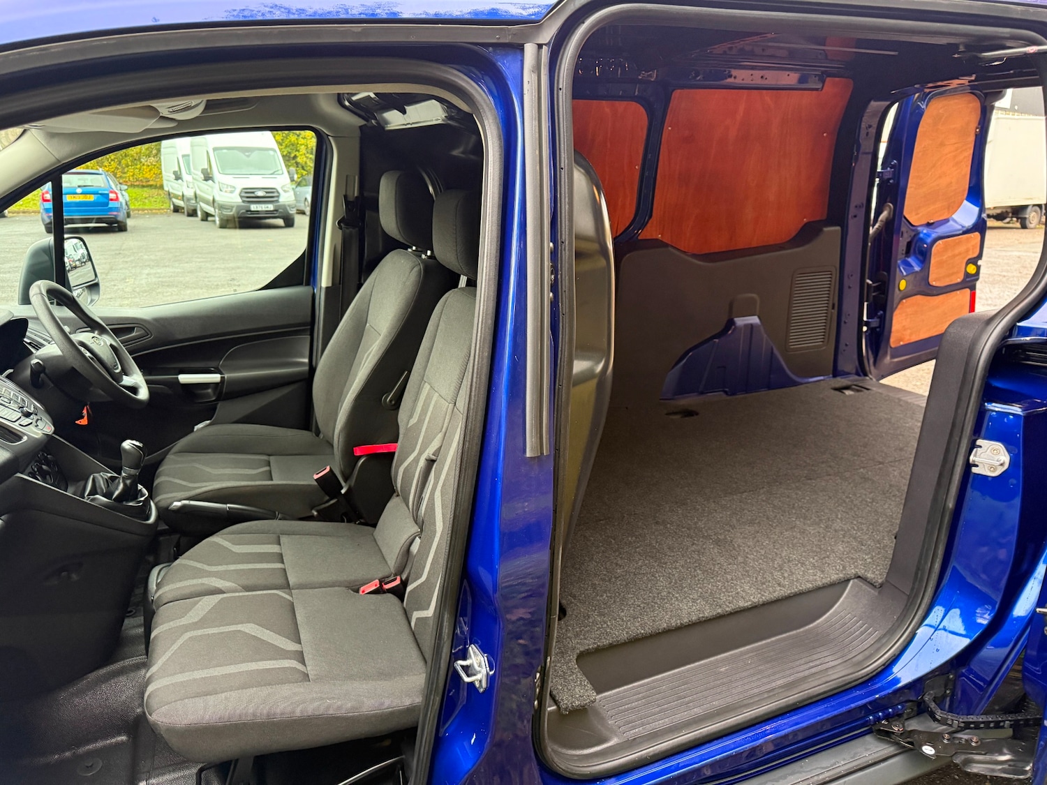 Used Ford Transit Connect 2017 for sale - 76506099: Photo 17