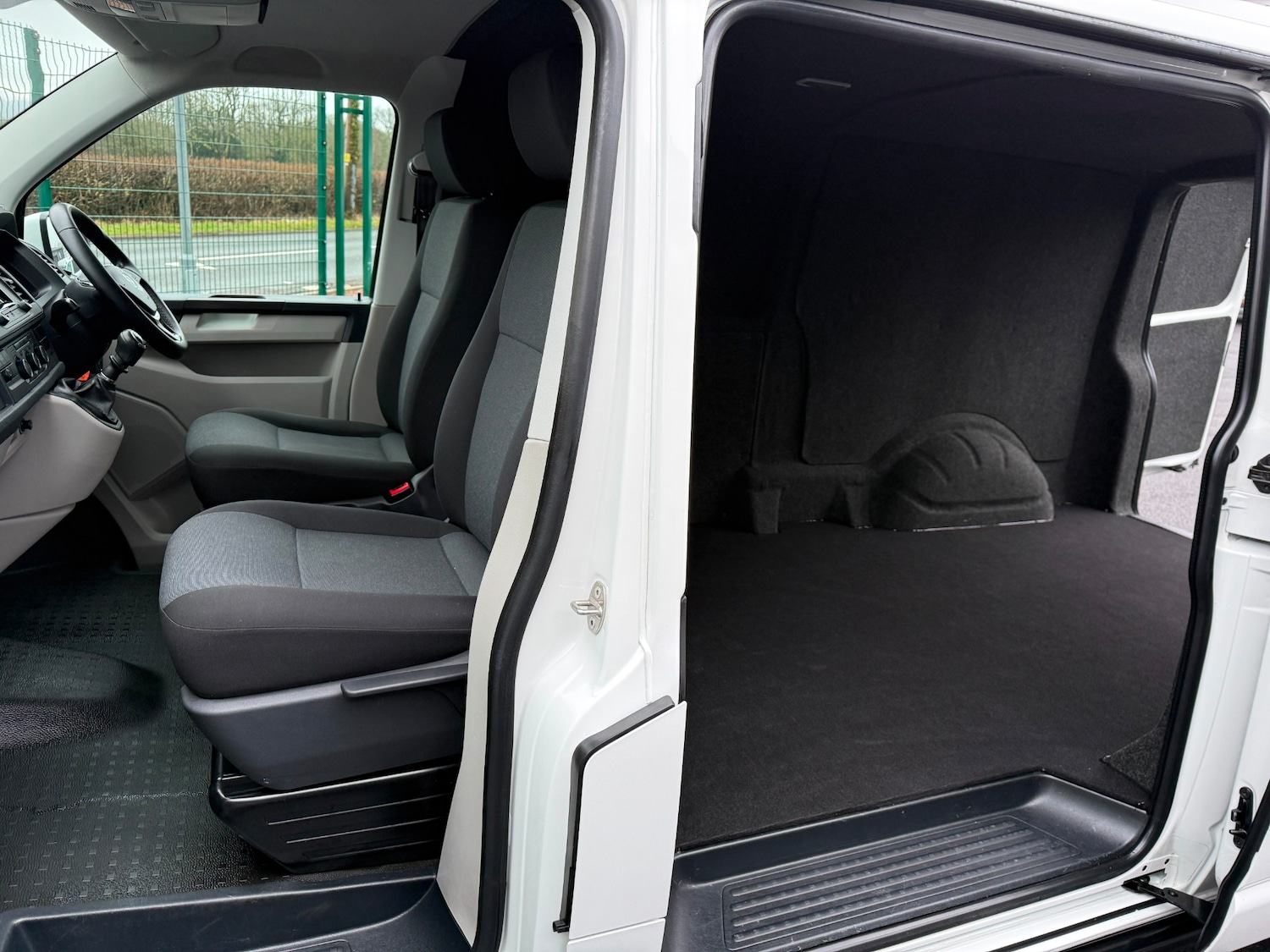 Used Volkswagen Transporter 2019 for sale - 77902729: Photo 12