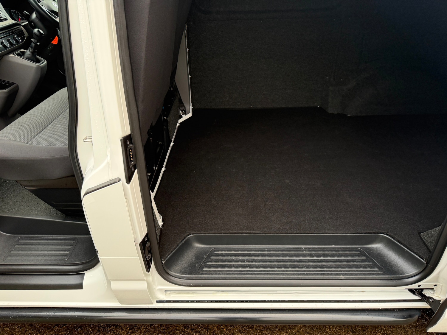 Used Volkswagen Transporter 2022 for sale - 77311471: Photo 4