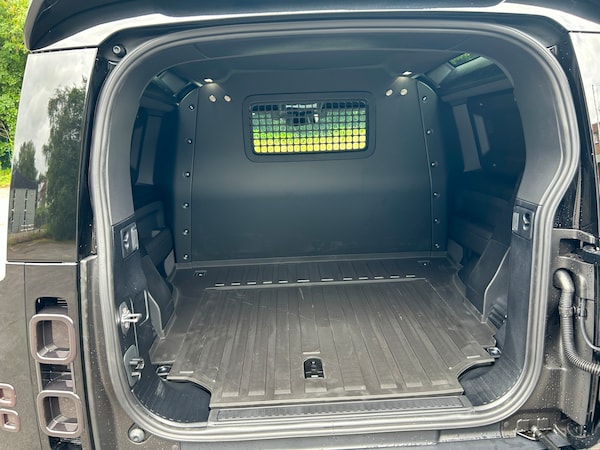 Used Land Rover Defender 90 for sale - 75713104: Photo 13