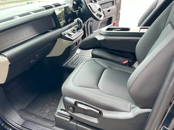 Used Land Rover Defender 90 for sale - 75713104: Photo 16