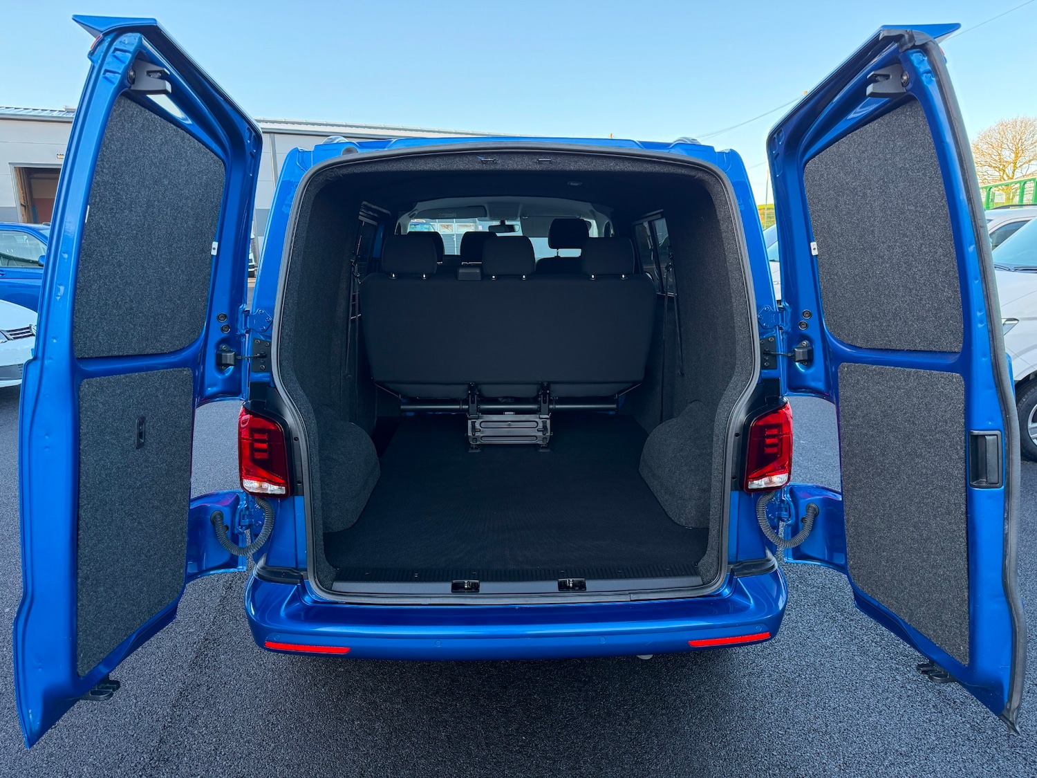 Used Volkswagen Transporter 2023 for sale - 77716460: Photo 8