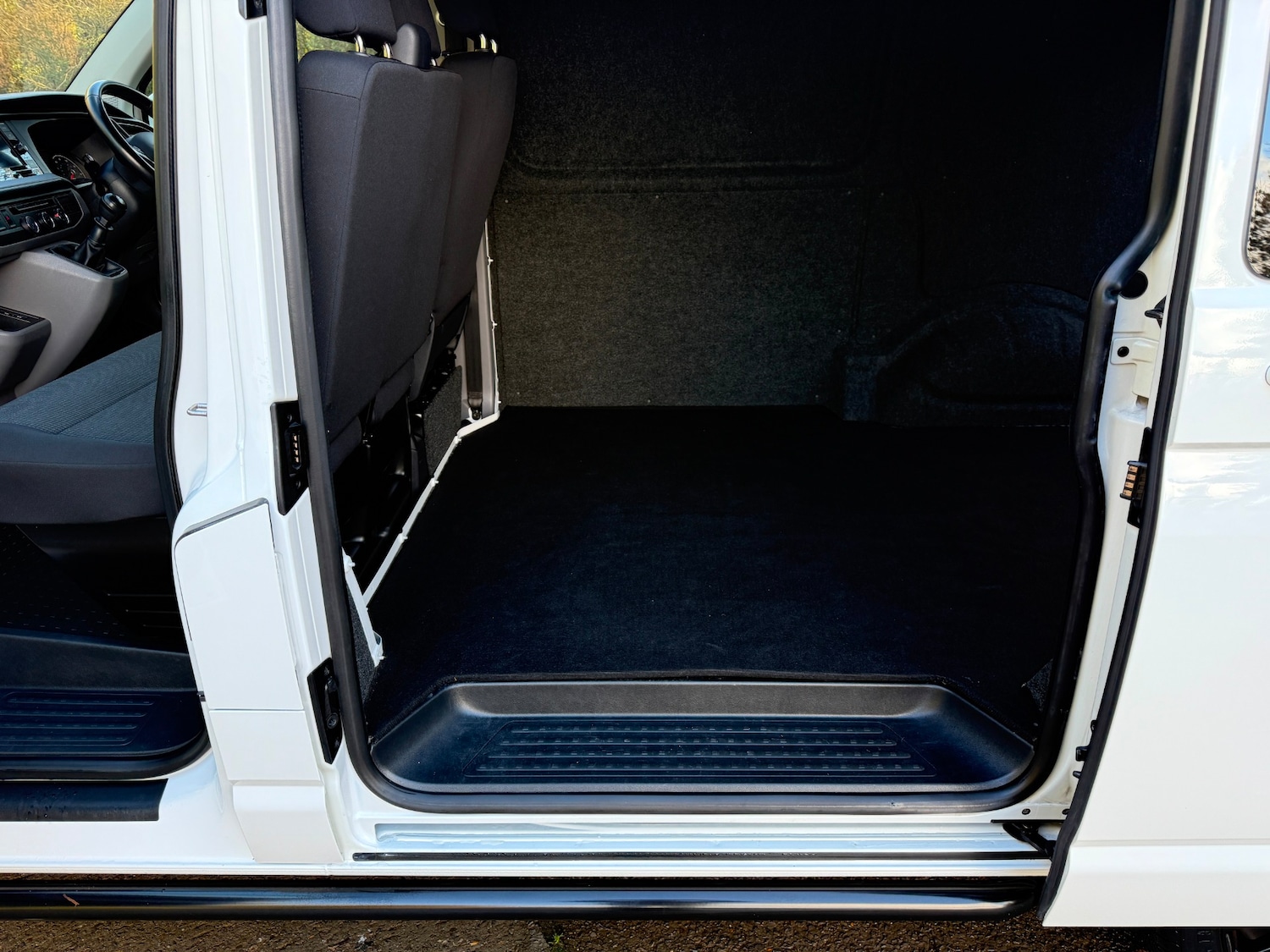 Used Volkswagen Transporter 2023 for sale - 76837563: Photo 13