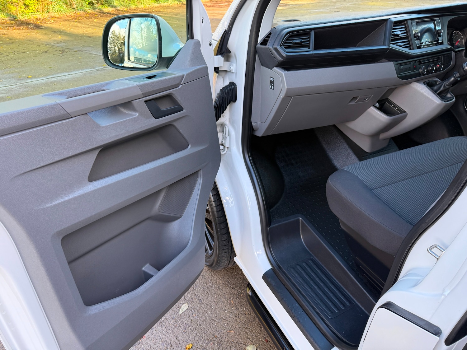 Used Volkswagen Transporter 2023 for sale - 76837563: Photo 15