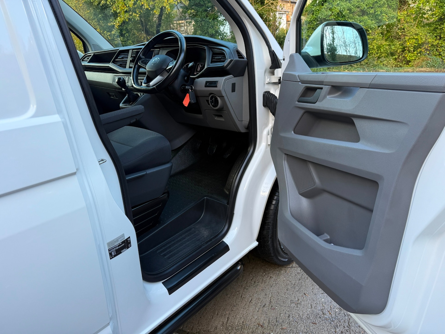 Used Volkswagen Transporter 2023 for sale - 76837563: Photo 16