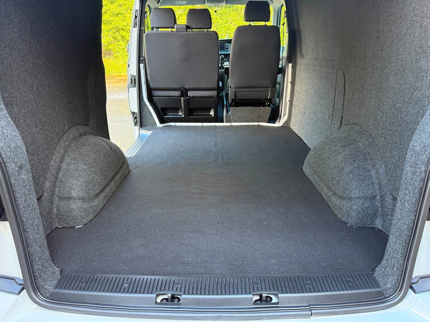 Used Volkswagen Transporter 2023 for sale - 76837563: Photo 4