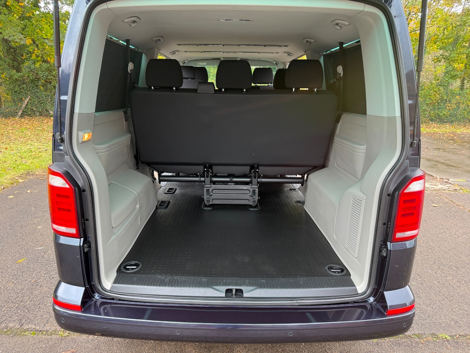 Used Volkswagen Transporter Shuttle 2019 for sale - 76418645: Photo 10