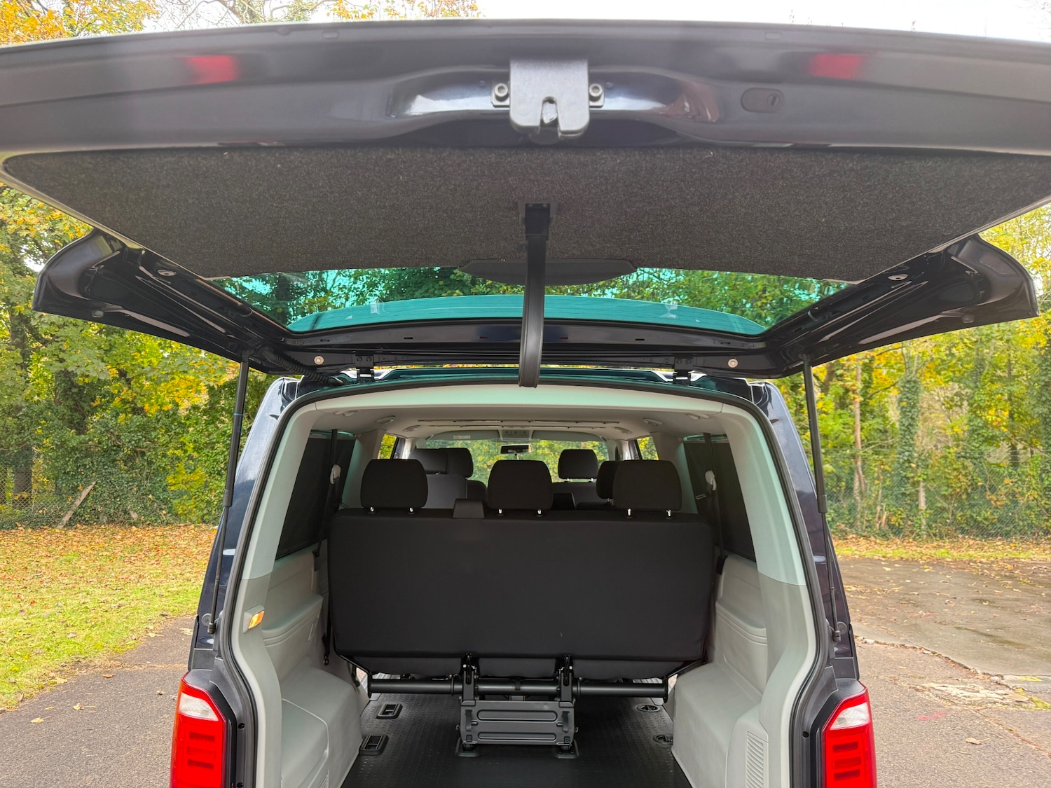 Used Volkswagen Transporter Shuttle 2019 for sale - 76418645: Photo 13