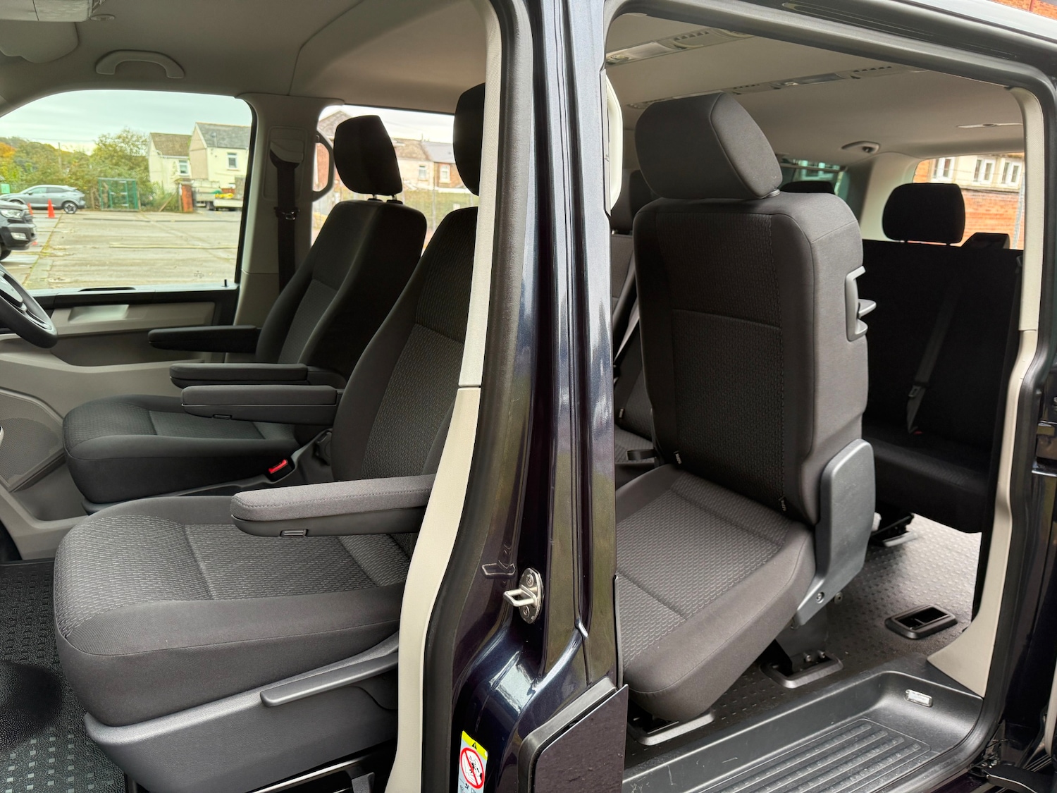 Used Volkswagen Transporter Shuttle 2019 for sale - 76418645: Photo 14