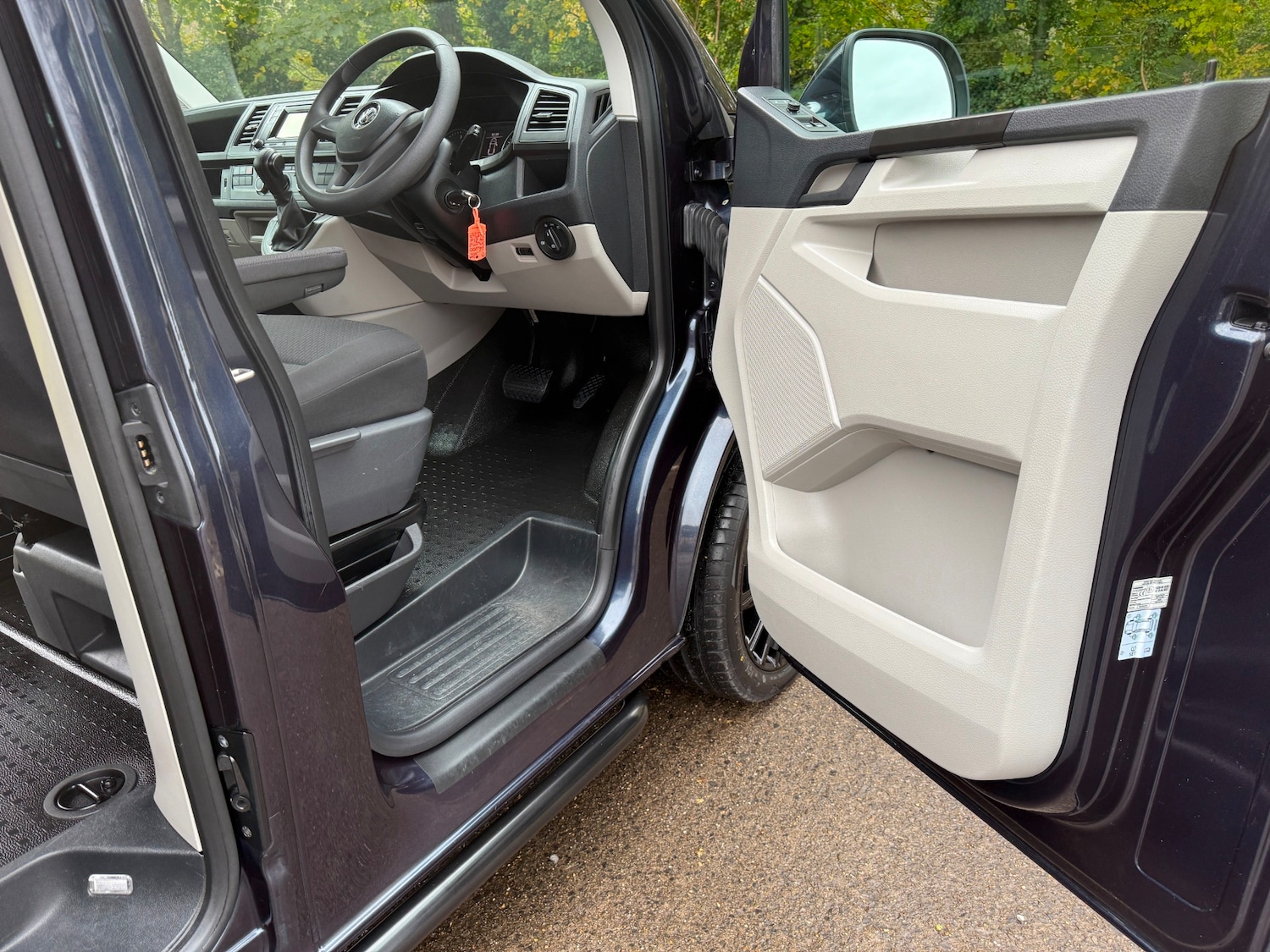 Used Volkswagen Transporter Shuttle 2019 for sale - 76418645: Photo 15