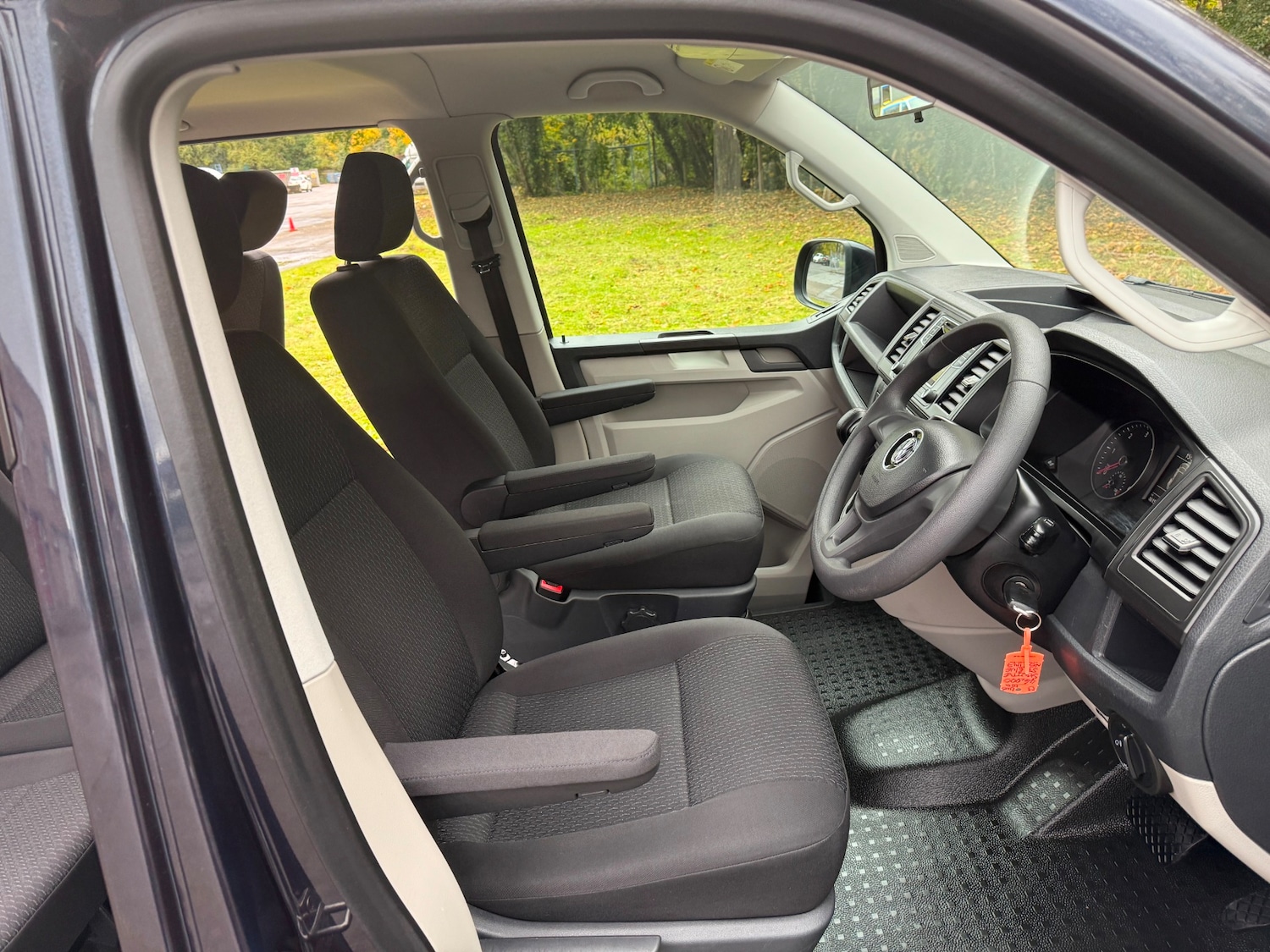 Used Volkswagen Transporter Shuttle 2019 for sale - 76418645: Photo 20